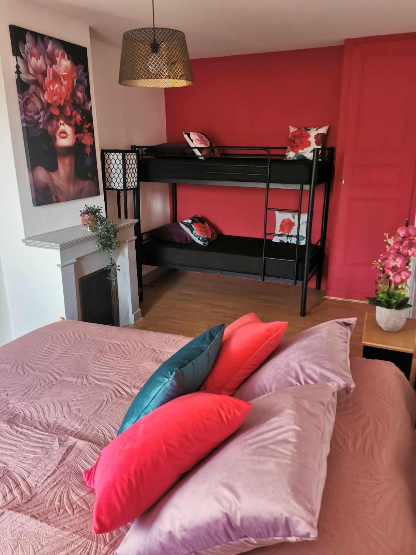 Bel Appartement De 1 A 7 Personnes Ambert Eksteriør billede