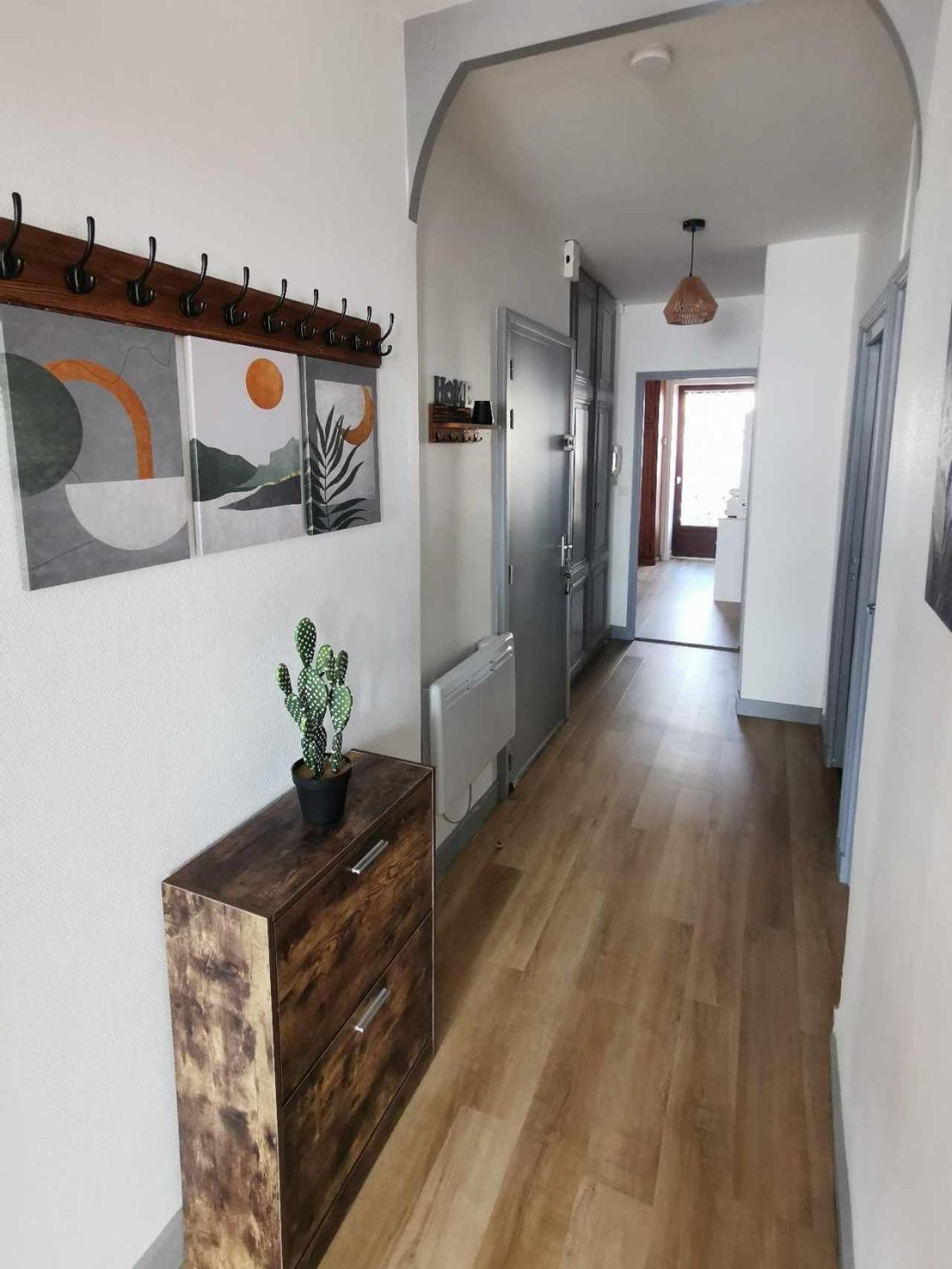 Bel Appartement De 1 A 7 Personnes Ambert Eksteriør billede