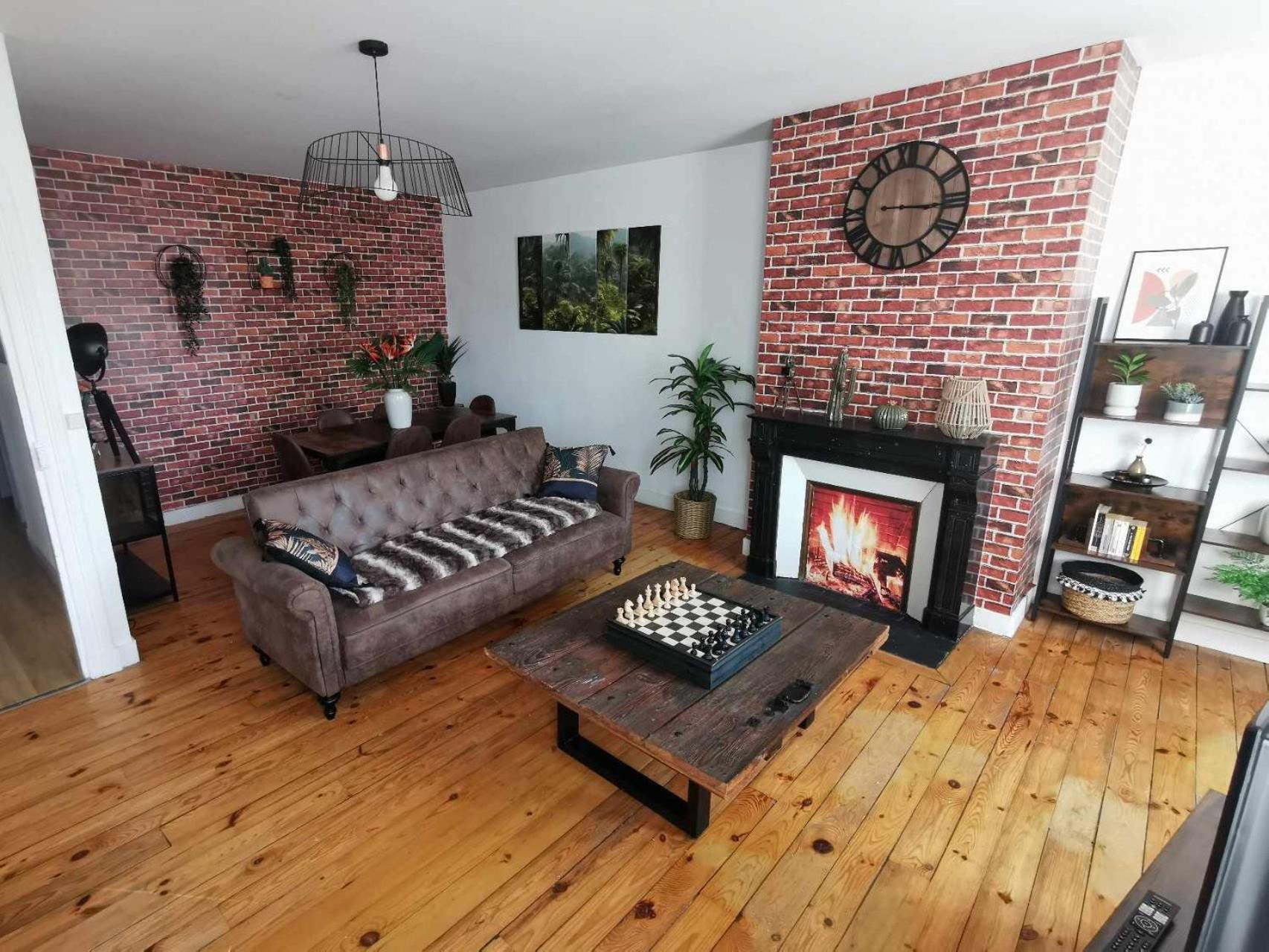 Bel Appartement De 1 A 7 Personnes Ambert Eksteriør billede