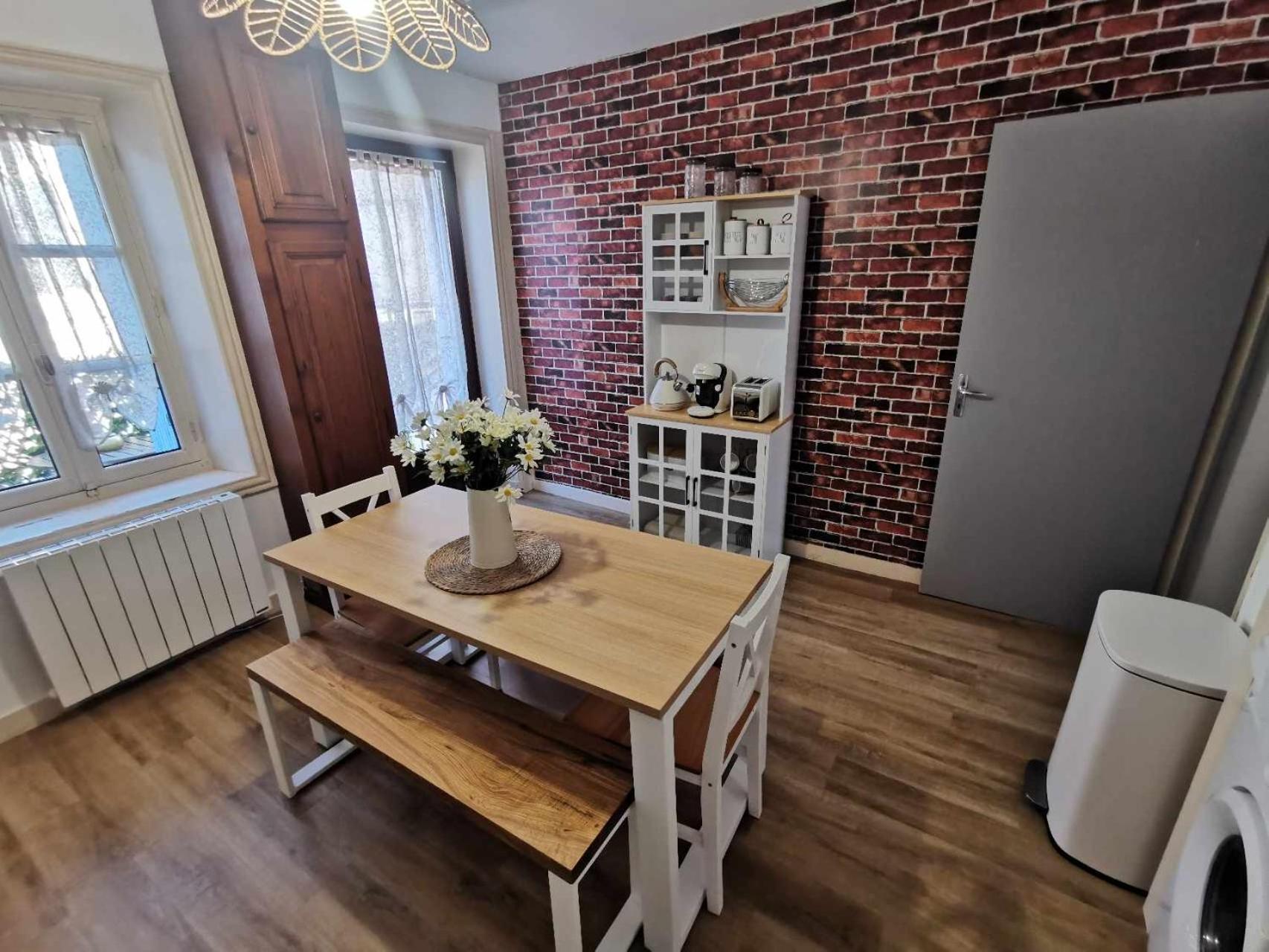 Bel Appartement De 1 A 7 Personnes Ambert Eksteriør billede